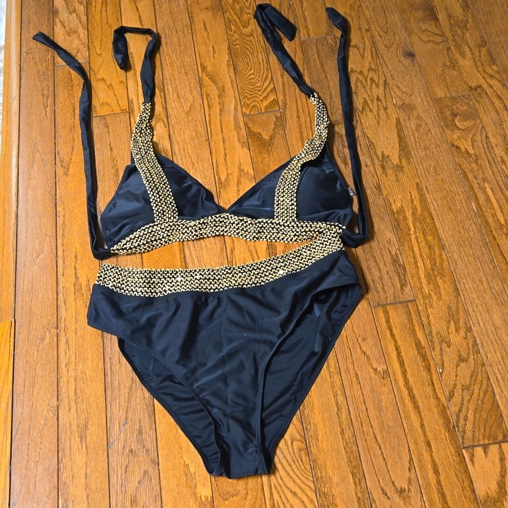 ✨️ NIB Black and Gold Bikini